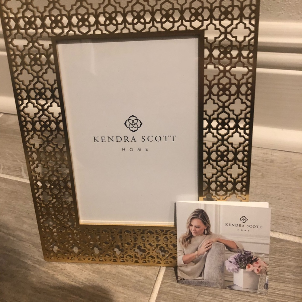 NTW 🏷 Kendra Scott Filigree Photo Frame
